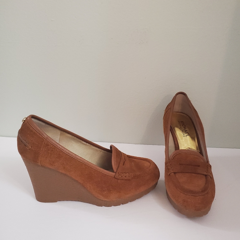 Michael kors suede heel 👠